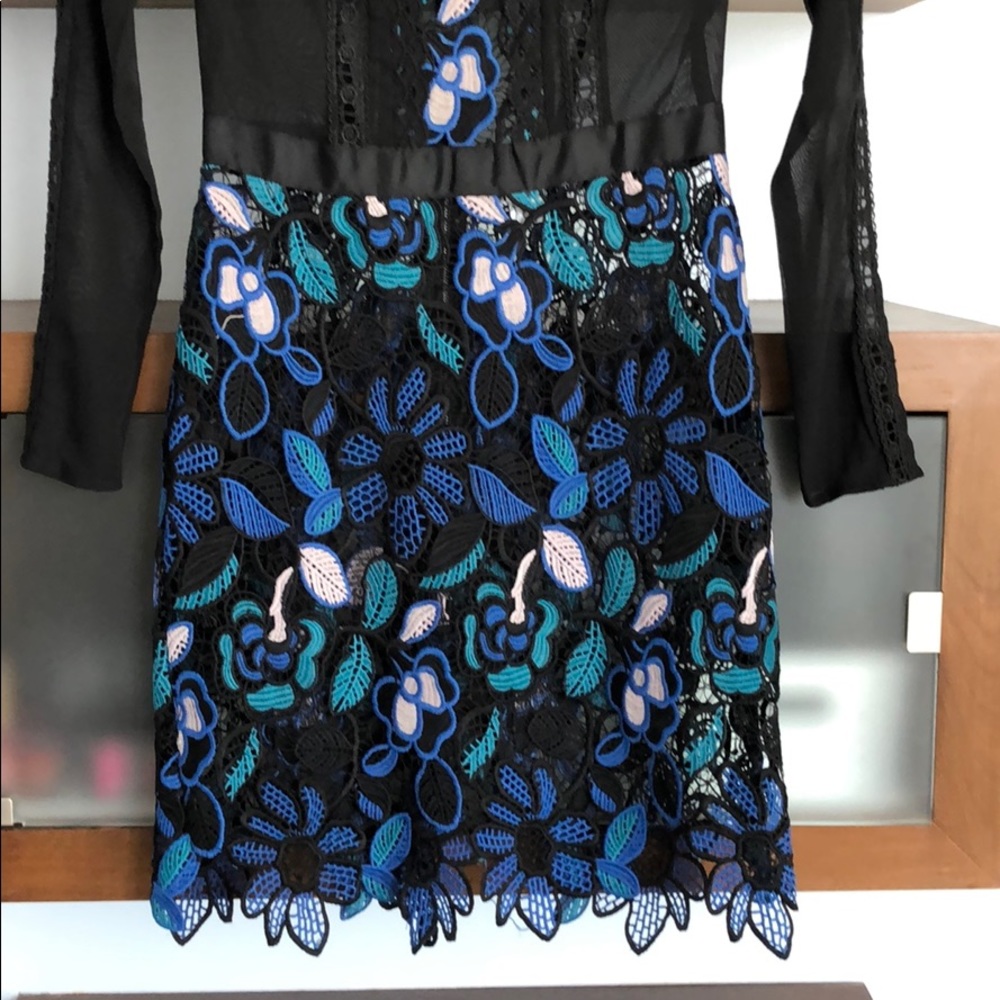 Dress - Picture 3 of 8